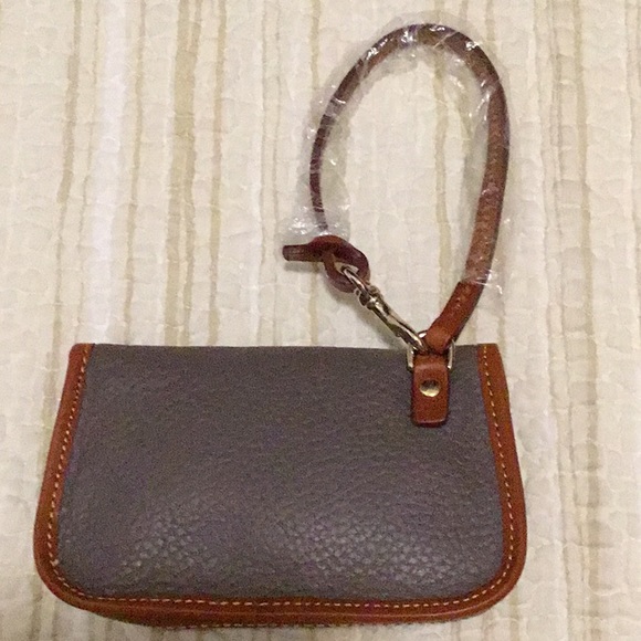 Dooney & Bourke Elephant Gray Pebble Grain genuine leather Wristlet Pouch Wallet - Picture 3 of 10